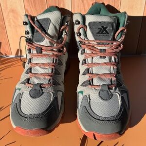 ZeroXposur Women’s Gray Green Hiking Shoes Like New Size 7.5 Waterproof